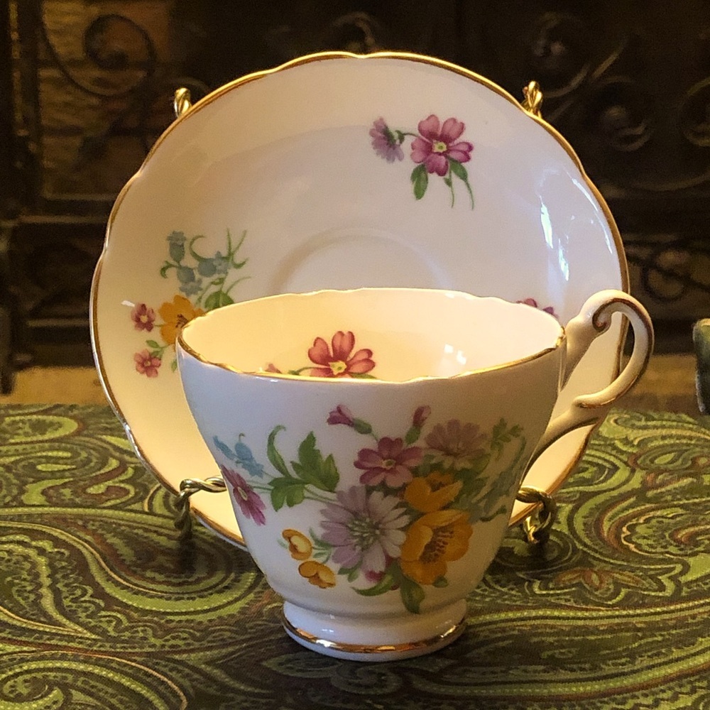 Regency “Calendine” Fine Bone China Teacup & Saucer